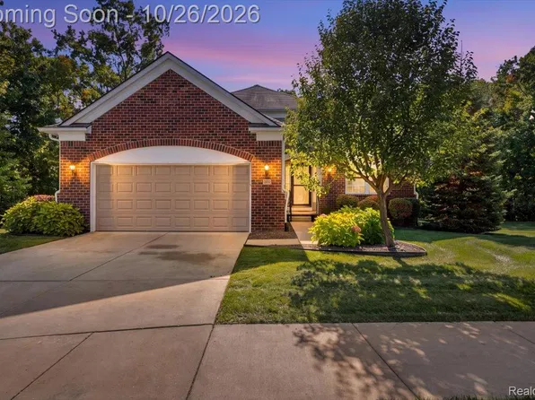 271 Bozeman Ct, Howell, MI 48843