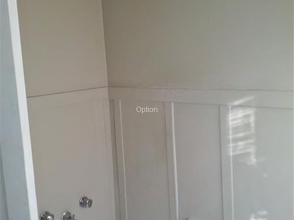 5th image of 110 N River Blvd APT B
