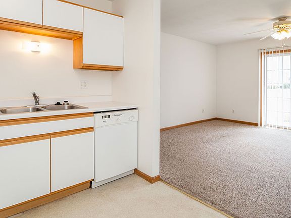 4th image of 899 Fotis Dr #1