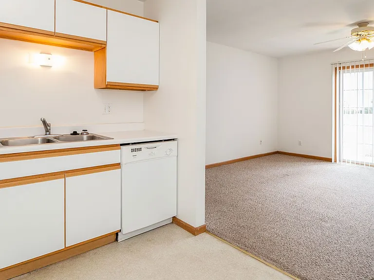944 Fotis Dr — Photo 6
