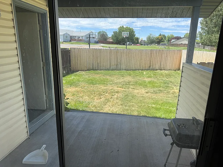 679 Brookside Ct — Photo 9
