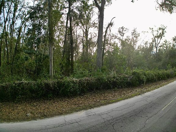 3rd image of 418 NE 143rd Ave