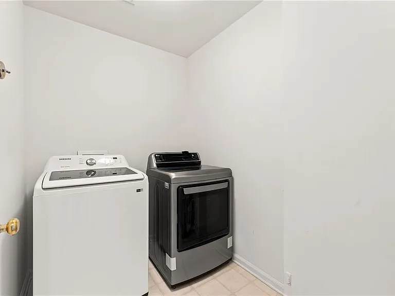 5087 Wellisford Ct — Photo 35