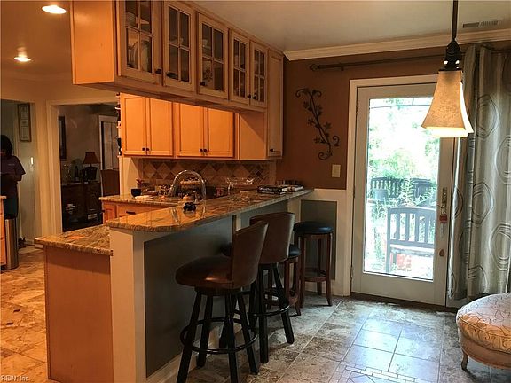 5th image of 2052 Dolina Dr