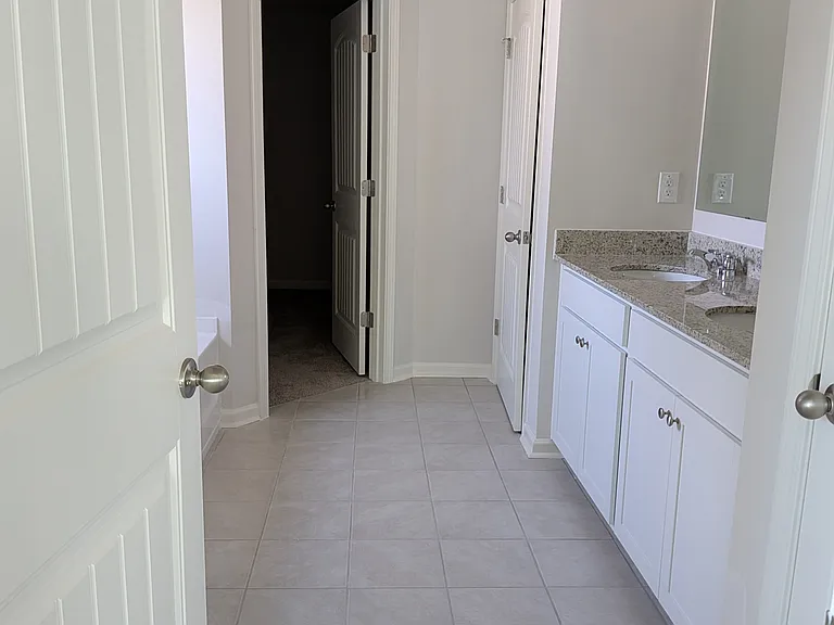 Master Bath - Entry View