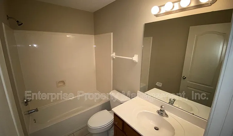 10204 Sutton Ridge Ln — Photo 18