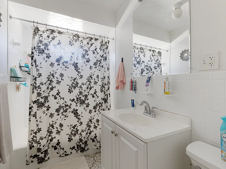 6 Endicott Ave — Photo 9