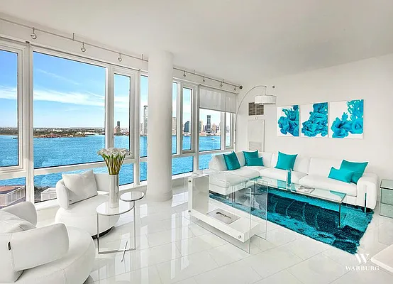 Sold by Warburg | media 38