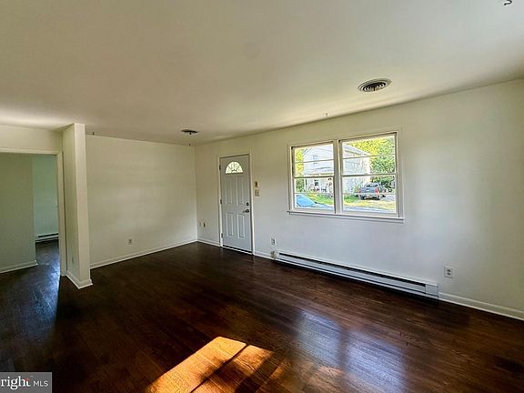 3rd image of 111 Liberty St