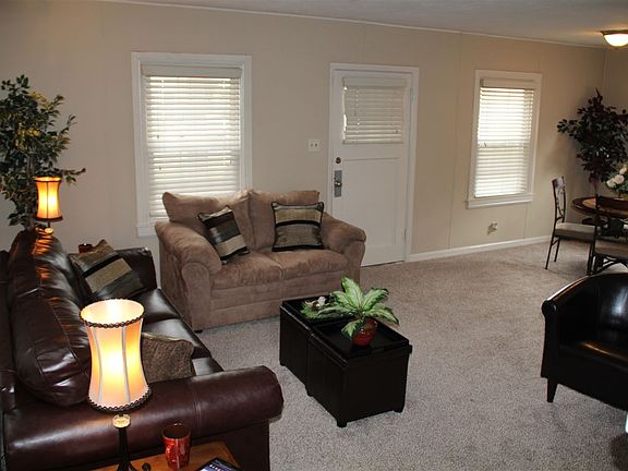 3rd image of 1516 Ravenswood Dr