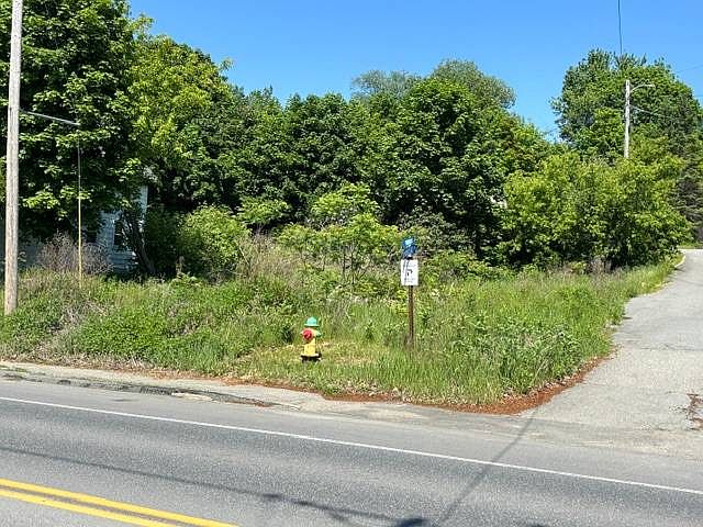 1st image of 726 Main Rd N