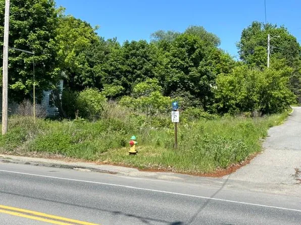 726 Main Rd N, Hampden, ME 04444