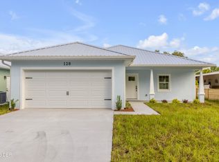 128 Indian Creek Rd, Oak Hill, FL 32759