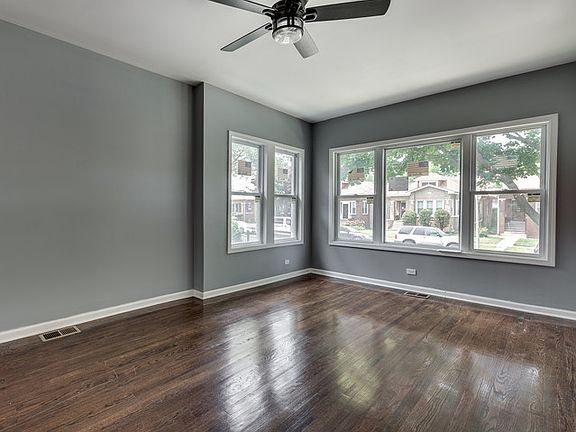 3rd image of 1447 N Mayfield Ave