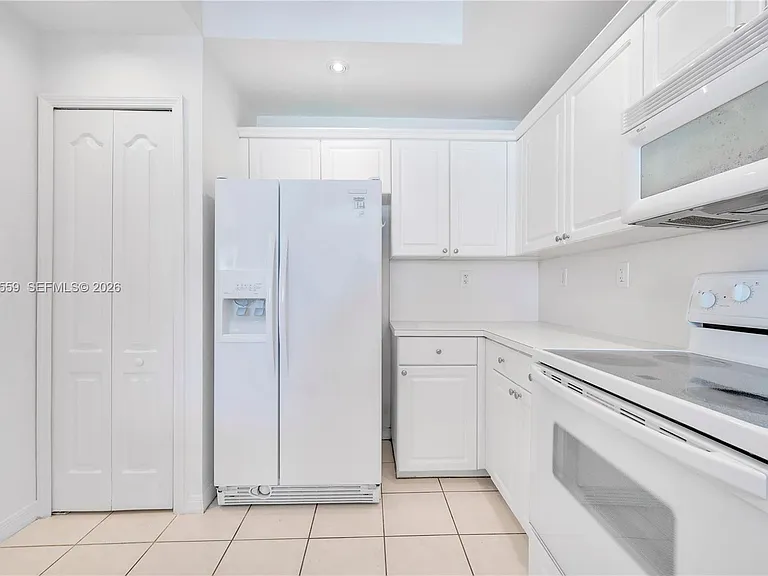 8912 W Flagler St #212 — Photo 10