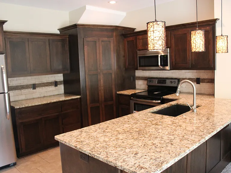 5856 N London Ave — Photo 3