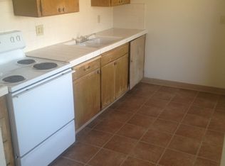 942 N A St APT C, Tulare, CA 93274