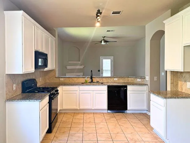 3304 Winding Shore Ln — Photo 10