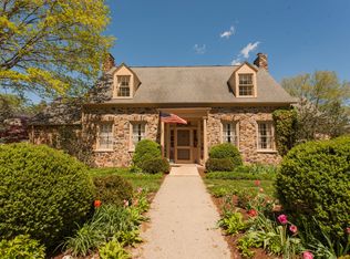 103 W McDowell St, Lexington, VA 24450