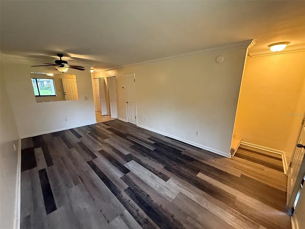 2 bed, 1.5 bath, 900 sqft, $1,500 — Photo 2
