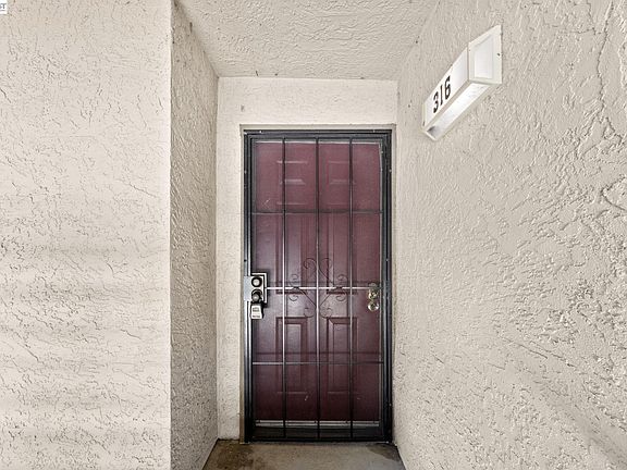 2nd image of 29588 Vanderbilt St APT 316
