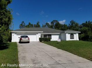 7247 River Country Dr, Weeki Wachee, FL 34607