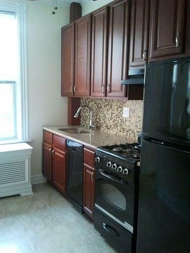 1st image of 824 Greenwood Ave