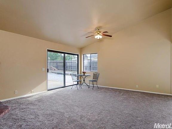 4th image of 2761 Alhambra Dr