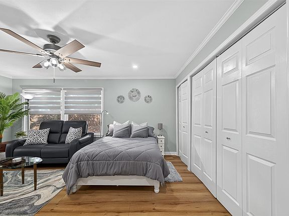 4th image of 407 1/2 Fairbanks St