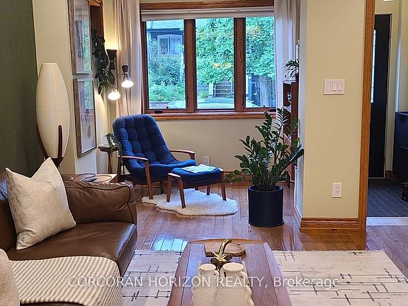 3rd image of 402 Rhodes Ave