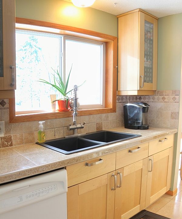 Crushed granite sink