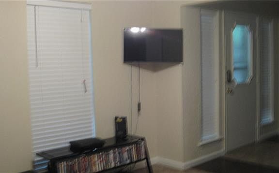 2nd image of 918 Bow Creek Dr