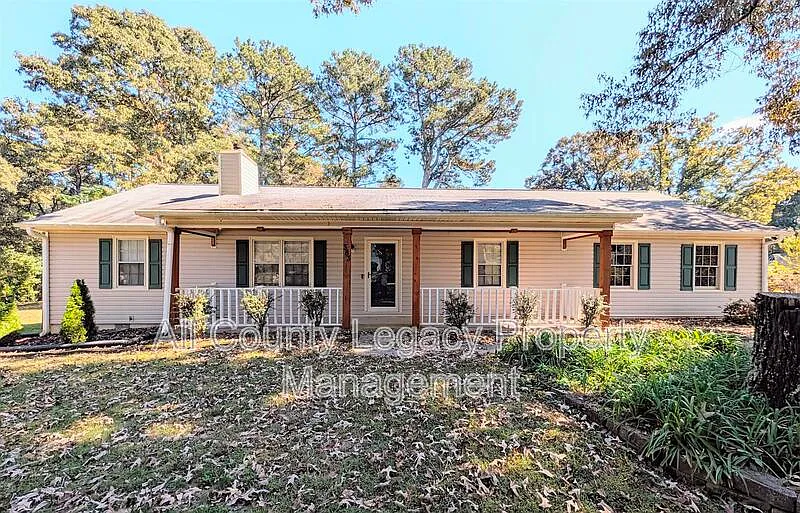 3 bed, 2.0 bath, 1571 sqft, $1,995 — Photo 2