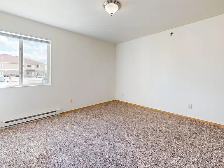 Dakota Point Apartments — Photo 17