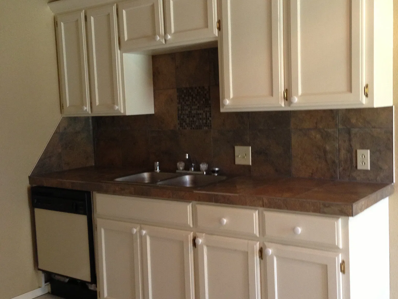 3708 Zion Rd — Photo 2