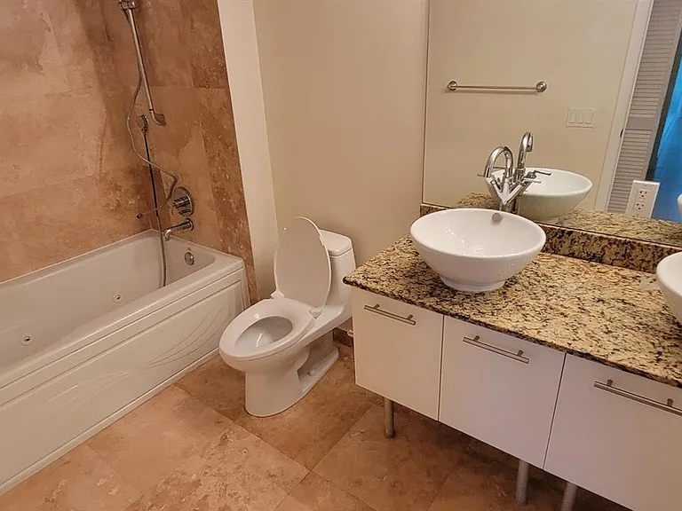 41 SE 5th St #805 — Photo 7