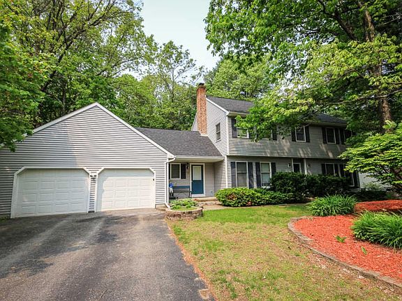 2nd image of 19 Stonehedge Dr