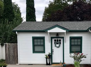 410 E F St #B, Jacksonville, OR