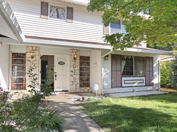 8961 La Riviera Dr, Sacramento, CA 95826