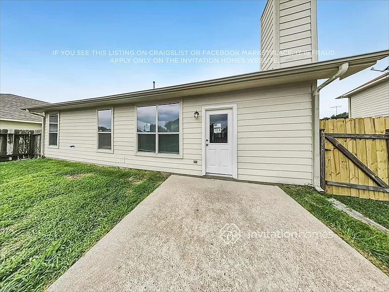 3807 Liberty Square Trl — Photo 22