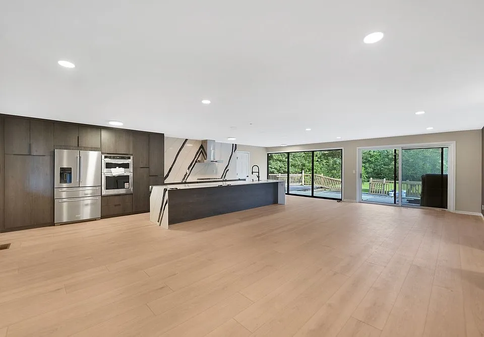 11110 S Highland Dr