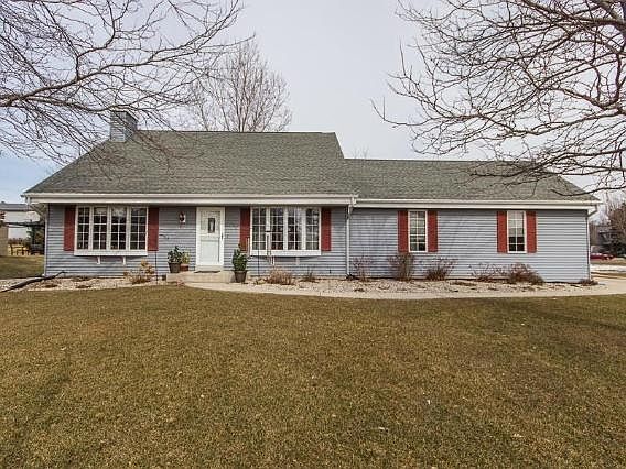 1st image of 4102 W Thorncrest Dr