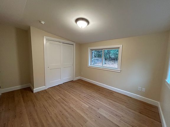4th image of 418 N Midland Ave Floor 2