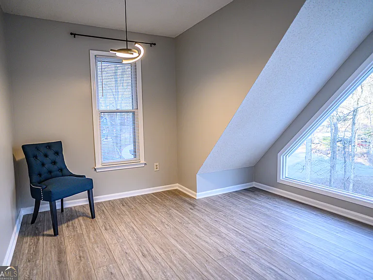 390 Stoneridge Way — Photo 12
