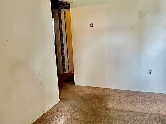 5th image of 319 Arlington Ave