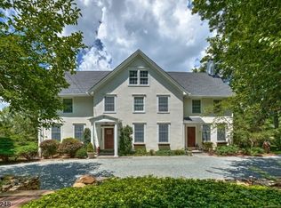 81 Roxiticus Rd, Far Hills, NJ 07931