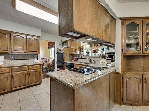 2nd image of 410 Dinalynn Dr