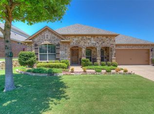 11000 Silver Horn Dr, Fort Worth, TX 76108