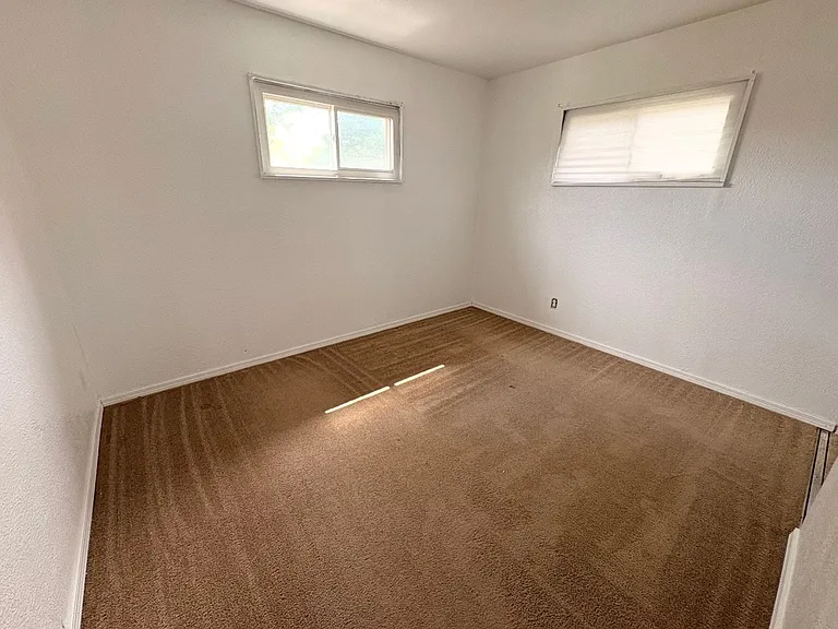 1736 N Penasco Dr — Photo 9