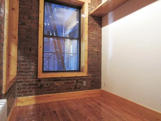 Rented by City Connections Realty | media 16